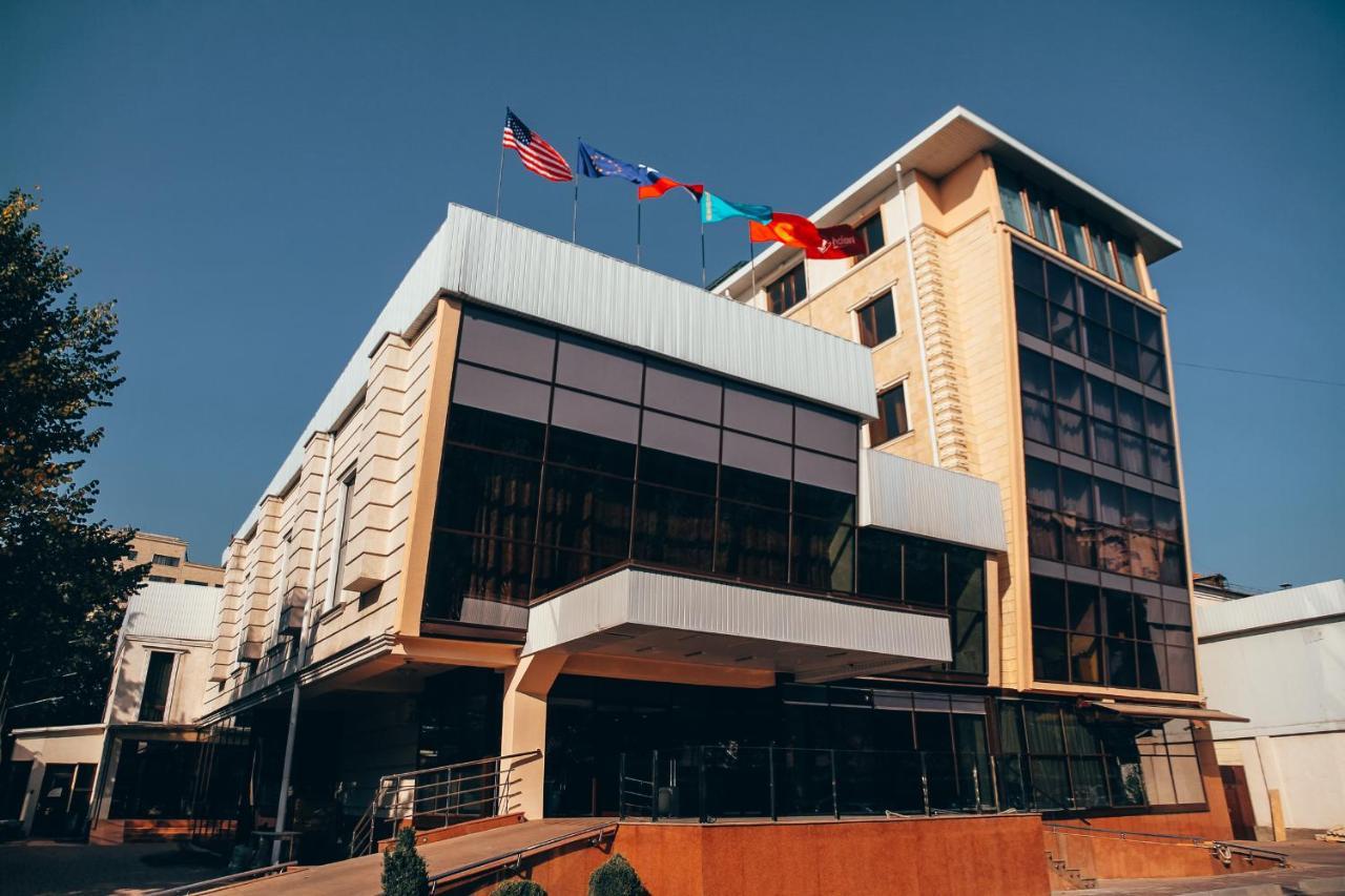 City Hotel Bischkek Exterior foto