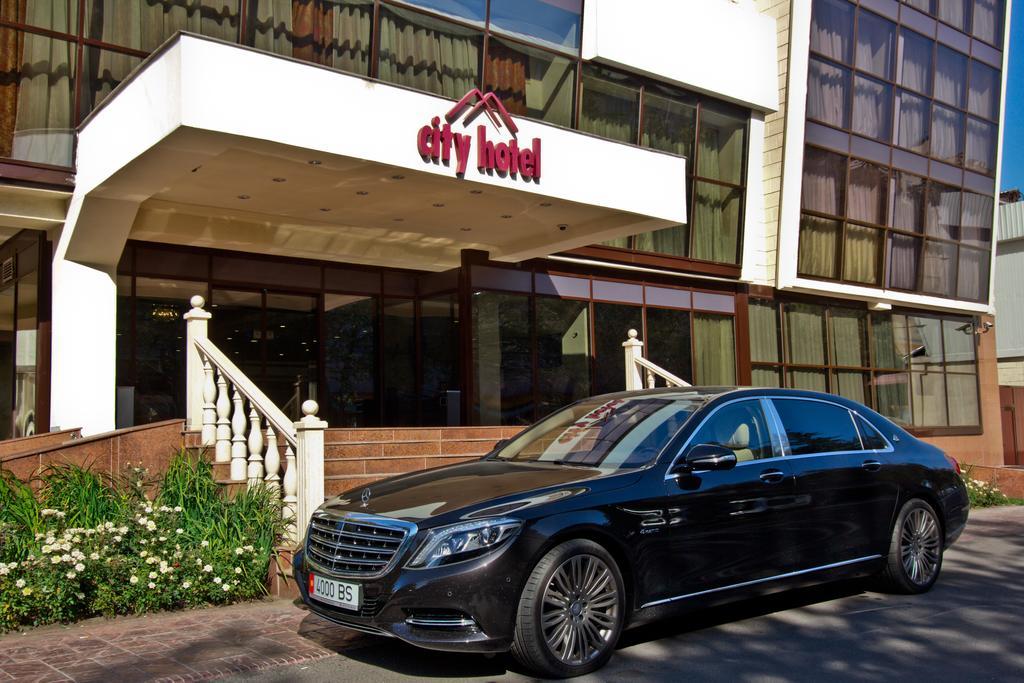 City Hotel Bischkek Exterior foto