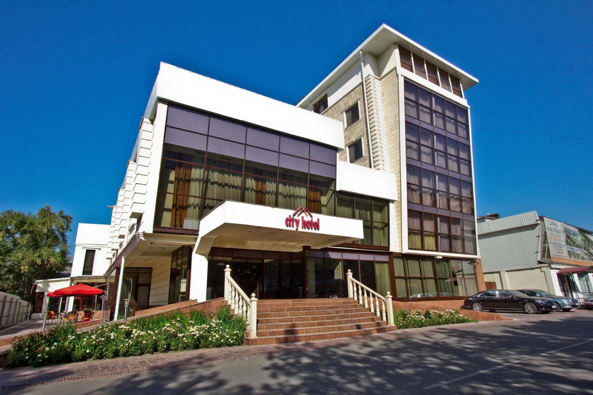 City Hotel Bischkek Exterior foto